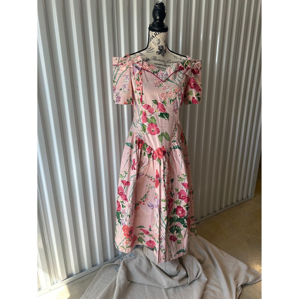 Floral Off-the-Shoulder Dress 1980s Fashion